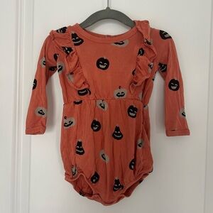 Kyte Baby 6-12 month bubble romper. Pumpkin print